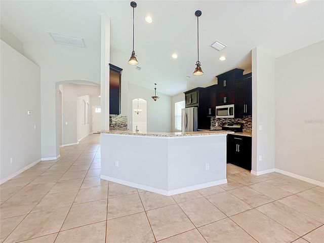 5766 MAYPOP CIR, Sarasota, FL 34238
