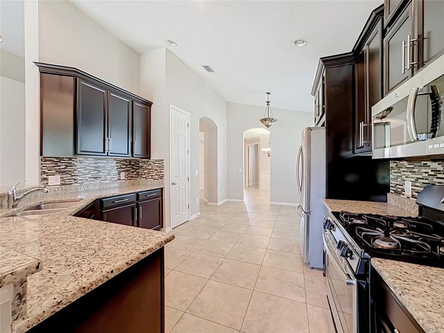 5766 MAYPOP CIR, Sarasota, FL 34238
