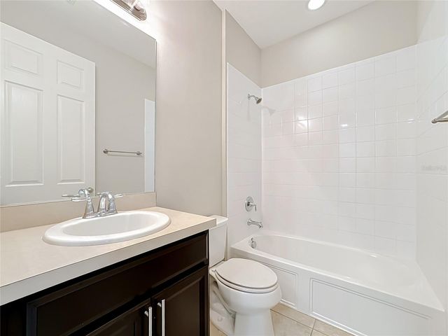 5766 MAYPOP CIR, Sarasota, FL 34238