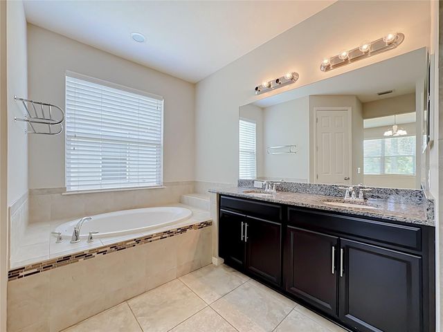 5766 MAYPOP CIR, Sarasota, FL 34238