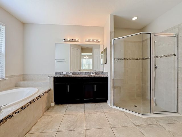 5766 MAYPOP CIR, Sarasota, FL 34238