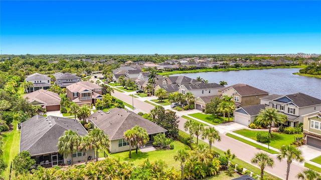 5766 MAYPOP CIR, Sarasota, FL 34238
