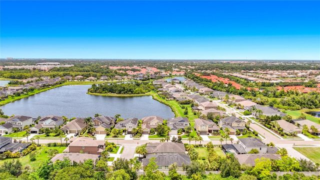 5766 MAYPOP CIR, Sarasota, FL 34238