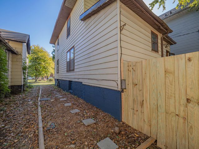 309 S 4TH ST, Moberly, MO 65270