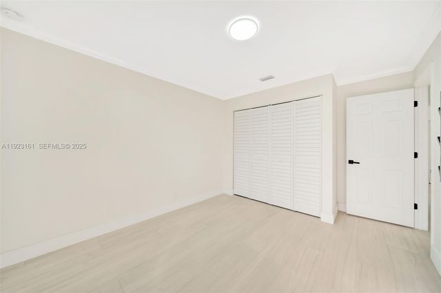 322 Lake Crest Ct, Weston, FL 33326