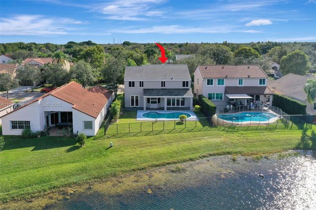 322 Lake Crest Ct, Weston, FL 33326