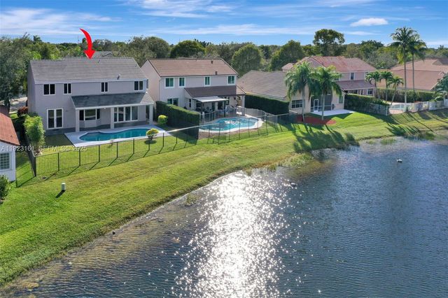 322 Lake Crest Ct, Weston, FL 33326