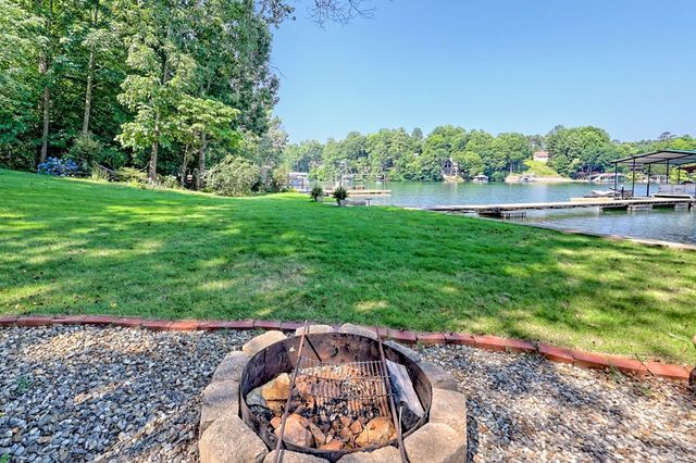 372 Piney Point Road, Blairsville, GA 30512