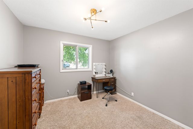 211 Millview Rd, Salina, KS 67401