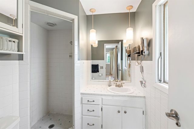 211 Millview Rd, Salina, KS 67401