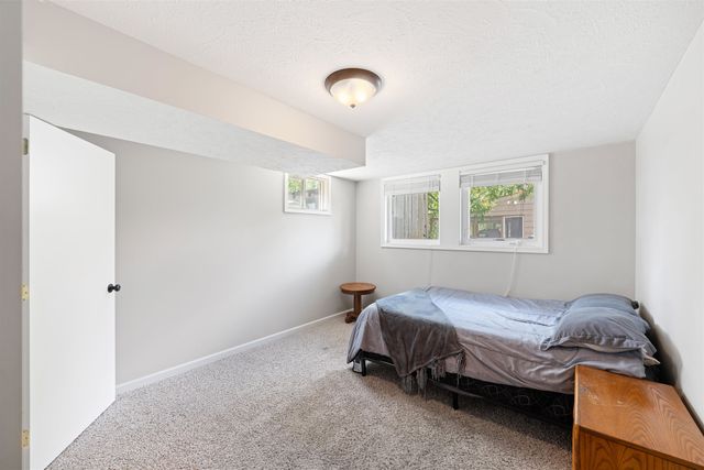 211 Millview Rd, Salina, KS 67401