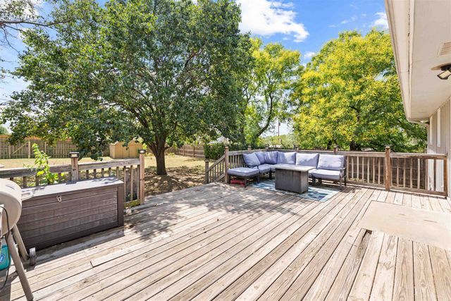 211 Millview Rd, Salina, KS 67401