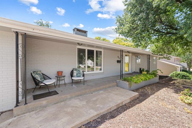 211 Millview Rd, Salina, KS 67401