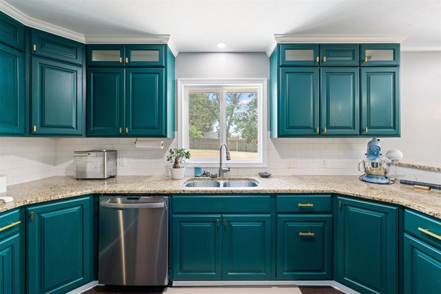 211 Millview Rd, Salina, KS 67401