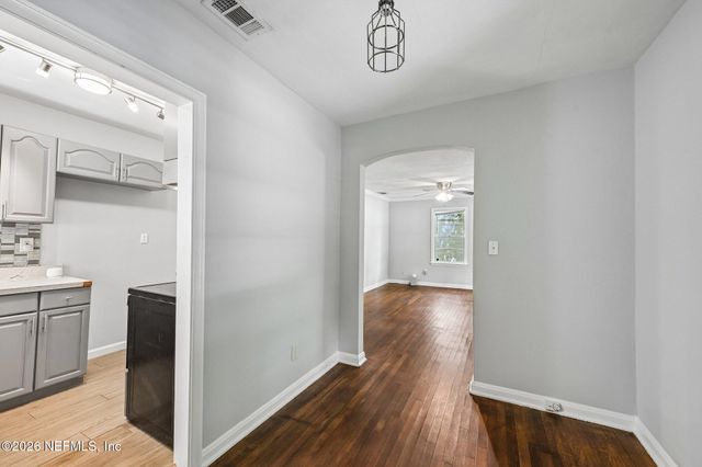 3513 COLLEGE Street, Jacksonville, FL 32205