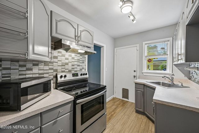 3513 COLLEGE Street, Jacksonville, FL 32205