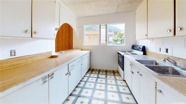 85-128 Ala Walua Street B, Waianae, HI 96792
