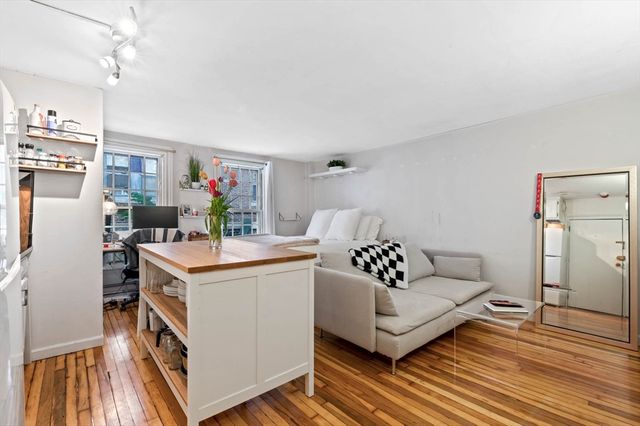 36 Joy Street F2, Boston, MA 02114