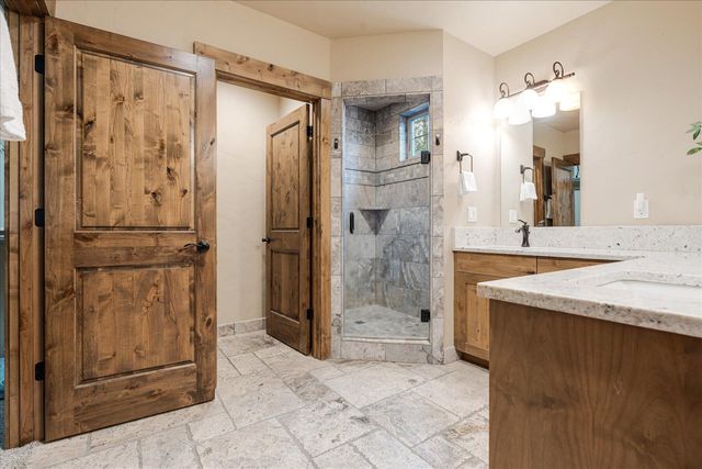 714 S Wrangler Court, Sisters, OR 97759