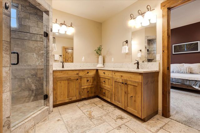 714 S Wrangler Court, Sisters, OR 97759