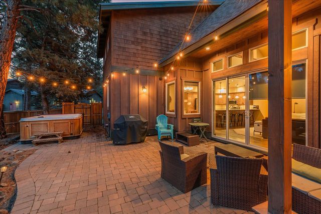 714 S Wrangler Court, Sisters, OR 97759