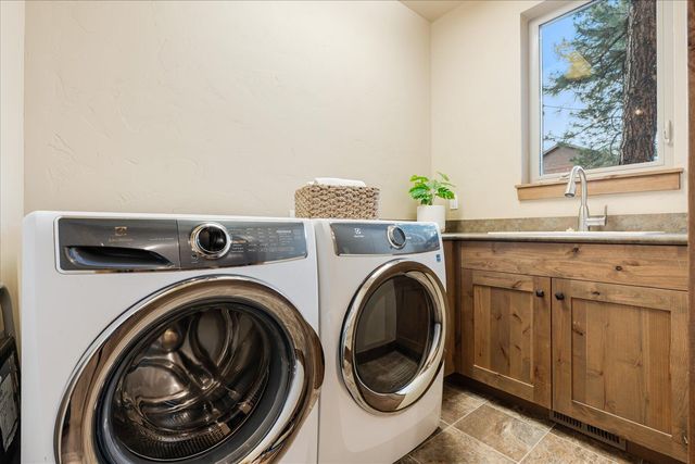 714 S Wrangler Court, Sisters, OR 97759