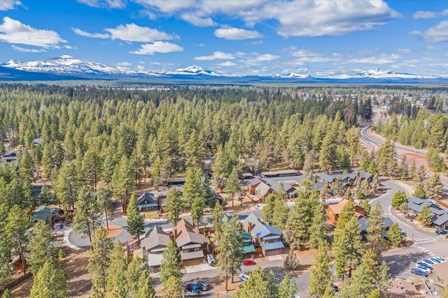 714 S Wrangler Court, Sisters, OR 97759