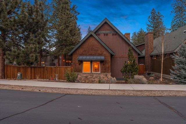 714 S Wrangler Court, Sisters, OR 97759