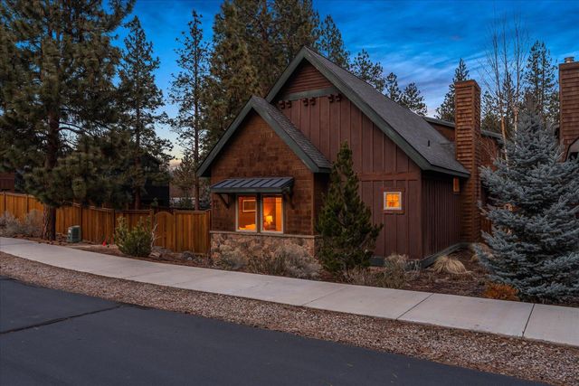 714 S Wrangler Court, Sisters, OR 97759