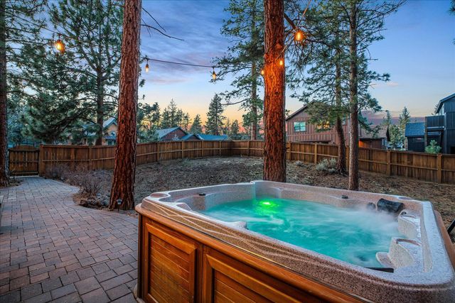 714 S Wrangler Court, Sisters, OR 97759