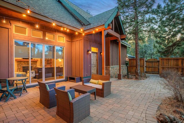 714 S Wrangler Court, Sisters, OR 97759