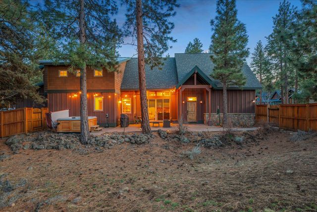 714 S Wrangler Court, Sisters, OR 97759