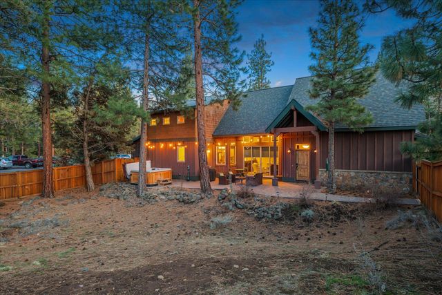 714 S Wrangler Court, Sisters, OR 97759