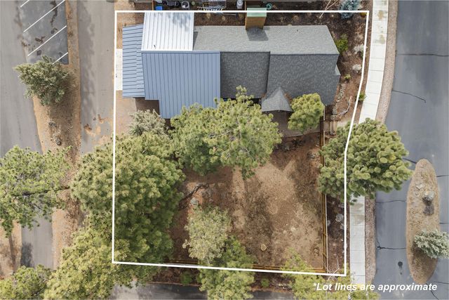 714 S Wrangler Court, Sisters, OR 97759