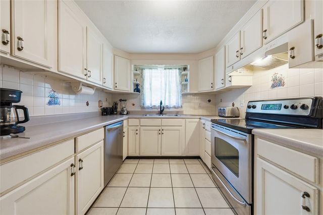 3543 N COUNTY ROAD 426, Geneva, FL 32732