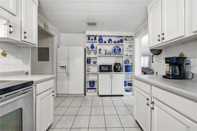 3543 N COUNTY ROAD 426, Geneva, FL 32732