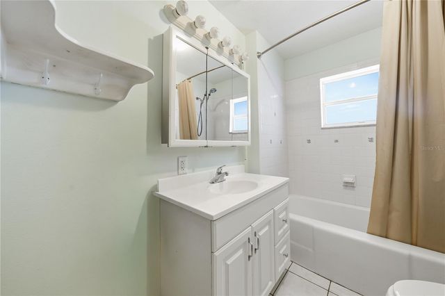 3543 N COUNTY ROAD 426, Geneva, FL 32732