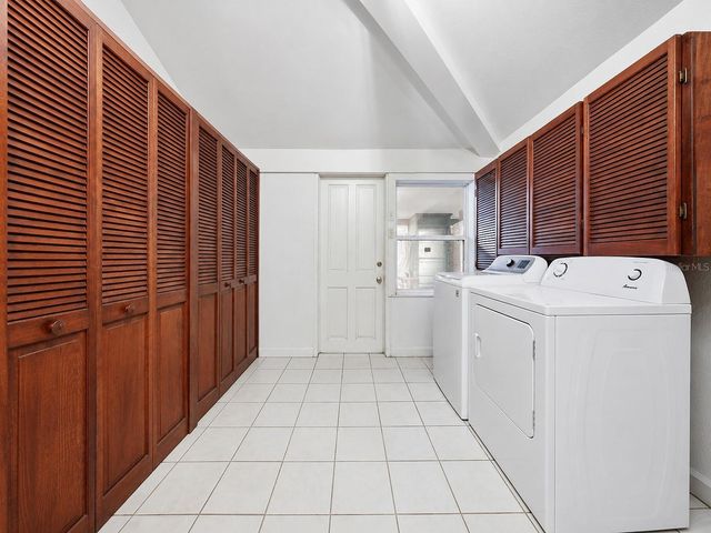 3543 N COUNTY ROAD 426, Geneva, FL 32732