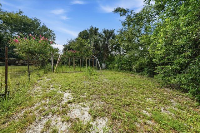 3543 N COUNTY ROAD 426, Geneva, FL 32732