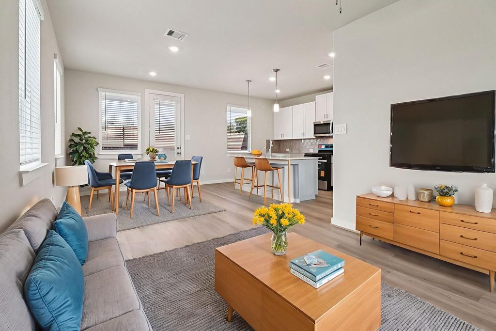 3215 Quiet Sunset Drive, Houston, TX 77080