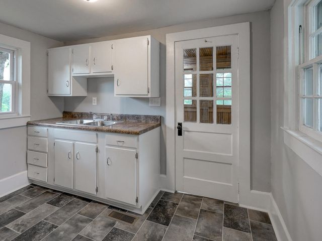 1488 Southside Road, Elizabethton, TN 37643