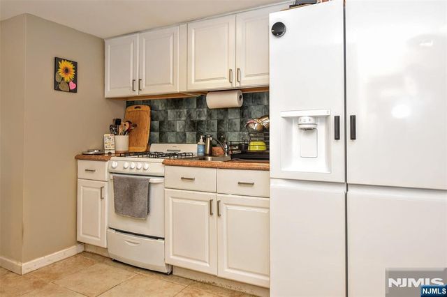 374 Leonard Drive, New Milford, NJ 07646