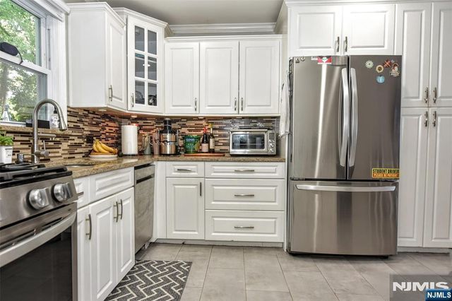 374 Leonard Drive, New Milford, NJ 07646