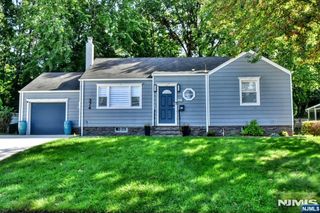 374 Leonard Drive, New Milford, NJ 07646