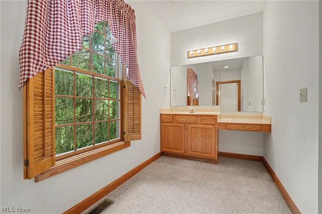 11440 Glenmora Drive, Chardon, OH 44024