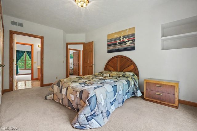 11440 Glenmora Drive, Chardon, OH 44024