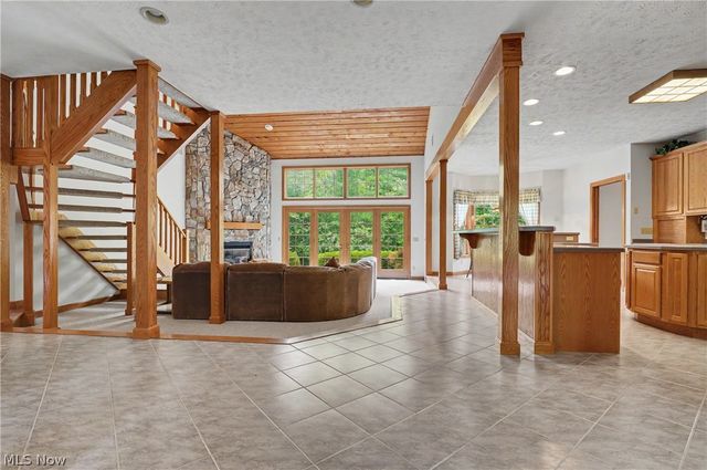 11440 Glenmora Drive, Chardon, OH 44024