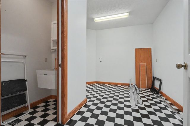 11440 Glenmora Drive, Chardon, OH 44024