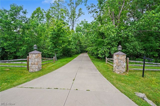 11440 Glenmora Drive, Chardon, OH 44024