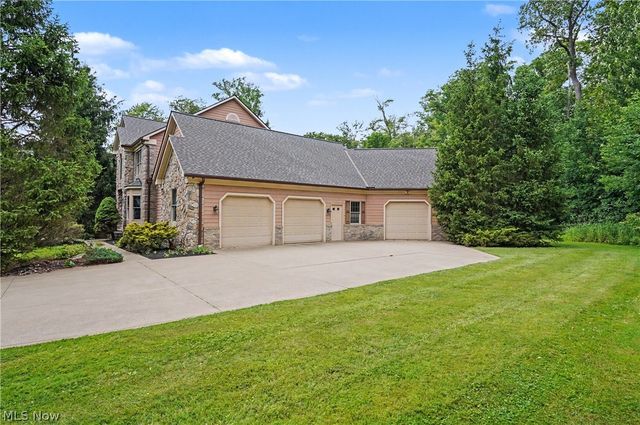 11440 Glenmora Drive, Chardon, OH 44024